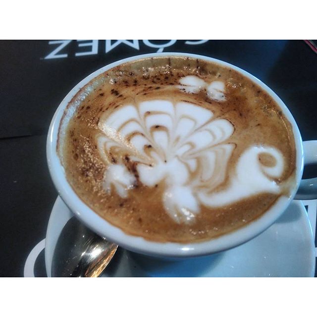  A paso de tortuga empezamos la semana.#barista #latteart #cafedecorado #cafe #coffeshop #coffee